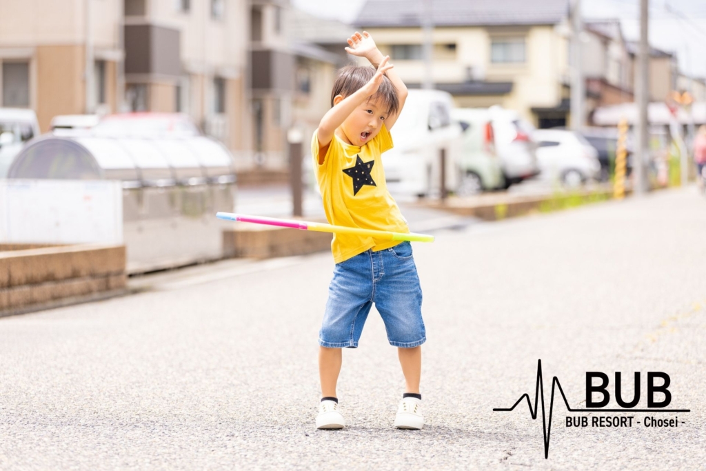 フラフープをする子供
